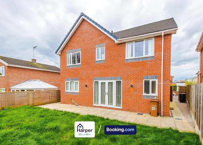 Spacious Detached House Driveway By Harperletting Shortlets & Serviced Accommodation Hawarden With Long Or Short Stays Disc Options