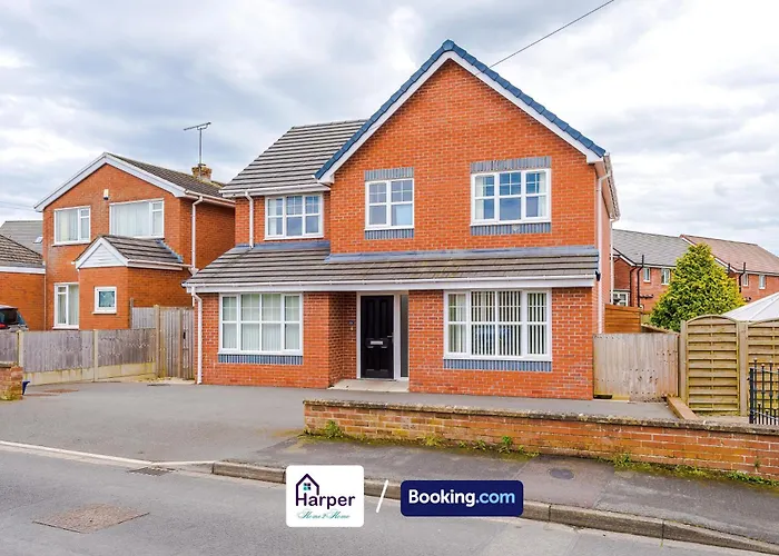Spacious Detached House Driveway By Harperletting Shortlets & Serviced Accommodation Hawarden With Long Or Short Stays Disc Options