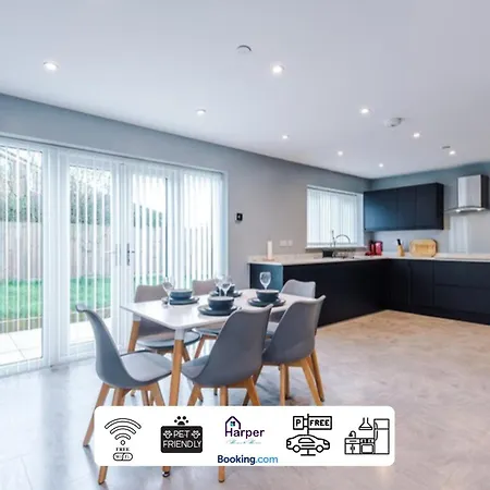Spacious Detached House Driveway By Harperletting Shortlets & Serviced Accommodation Hawarden With Long Or Short Stays Disc Options Ewloe Экстерьер фото